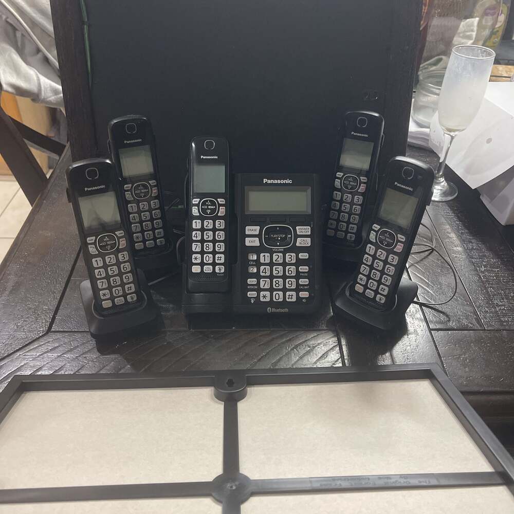 Panasonic KX-TGF570 Bluetooth link2cell Phone Answering 5 Cordless Home Handsets